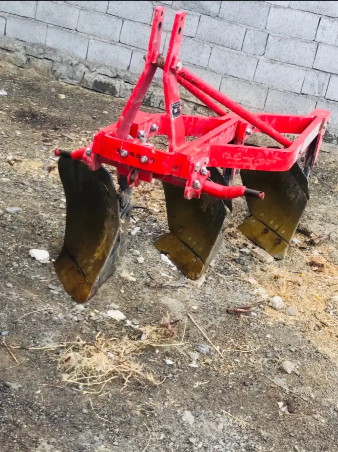 گاو آهن سه خشت دوازده|ماشینآلات صنعتی|فامنین, |دیوار