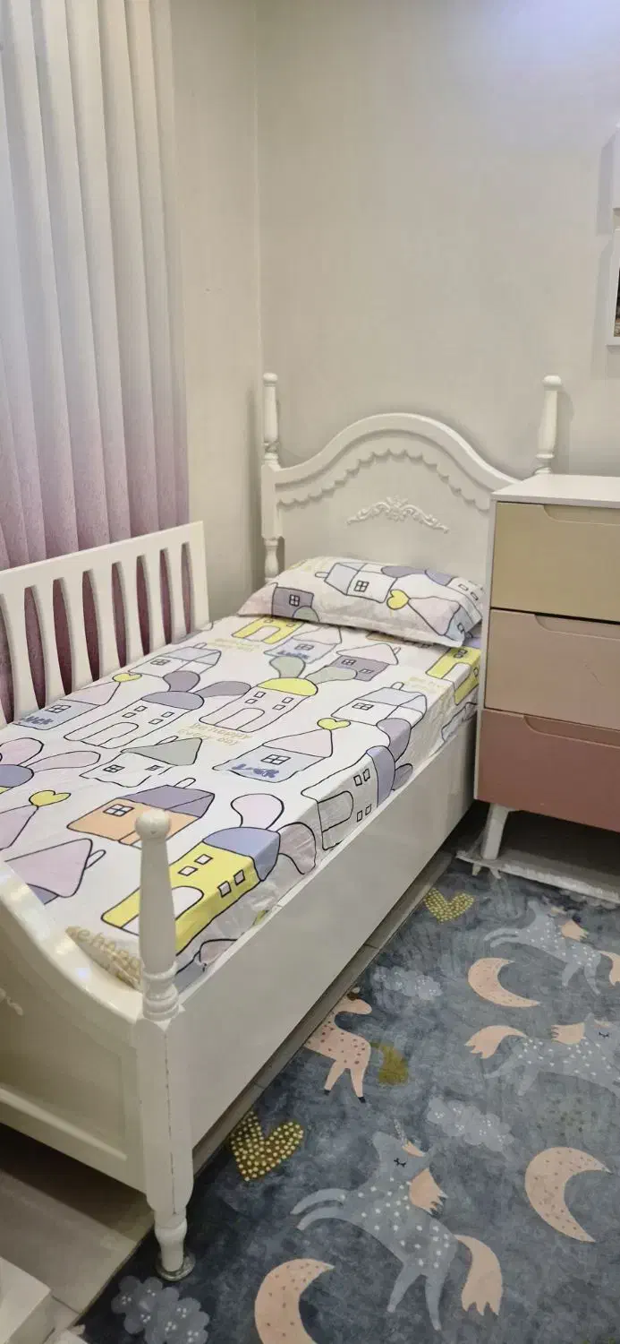 تخت نوجوان|تخت و سرویس خواب|ری, شهادت|دیوار