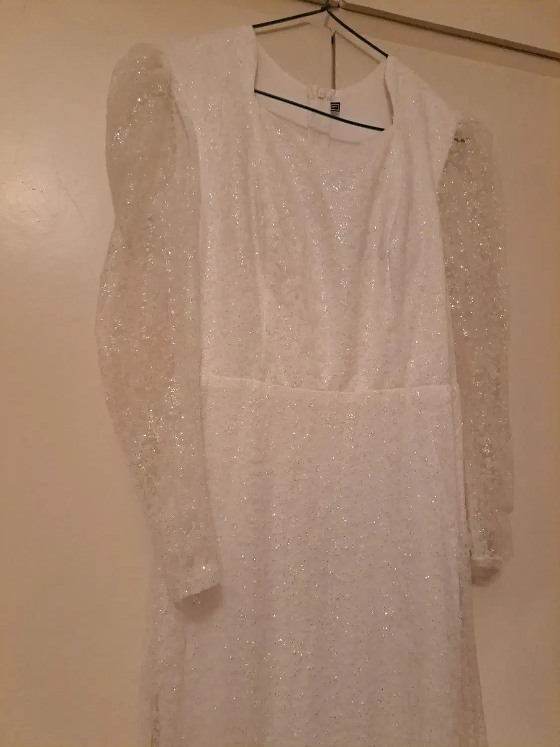 لباس سفید بلند ساده مناسب عقد و نامزدی|لباس|تهران, شهرآرا|دیوار