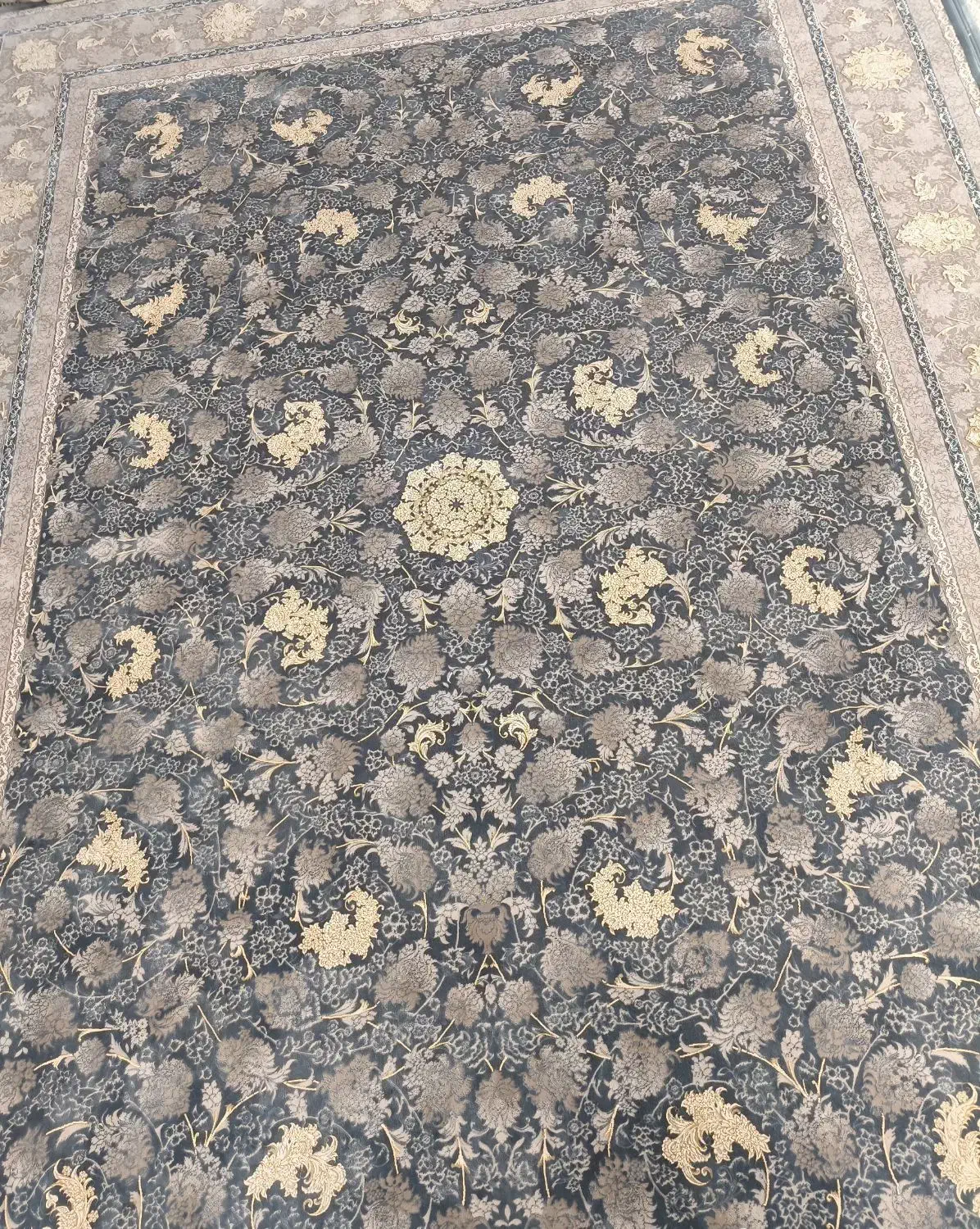 فرش۹متری ۱۲۰۰شانه|فرش|نهاوند, |دیوار