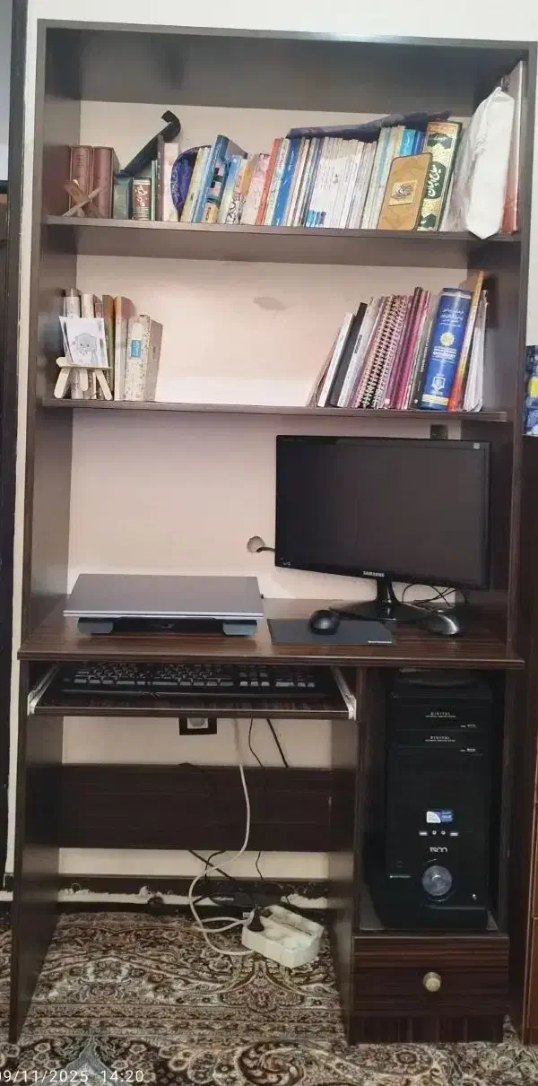 میز کامپیوتر و کتابخانه یک عدد توستر استیل|میز تحریر و کامپیوتر|قم, پردیسان|دیوار