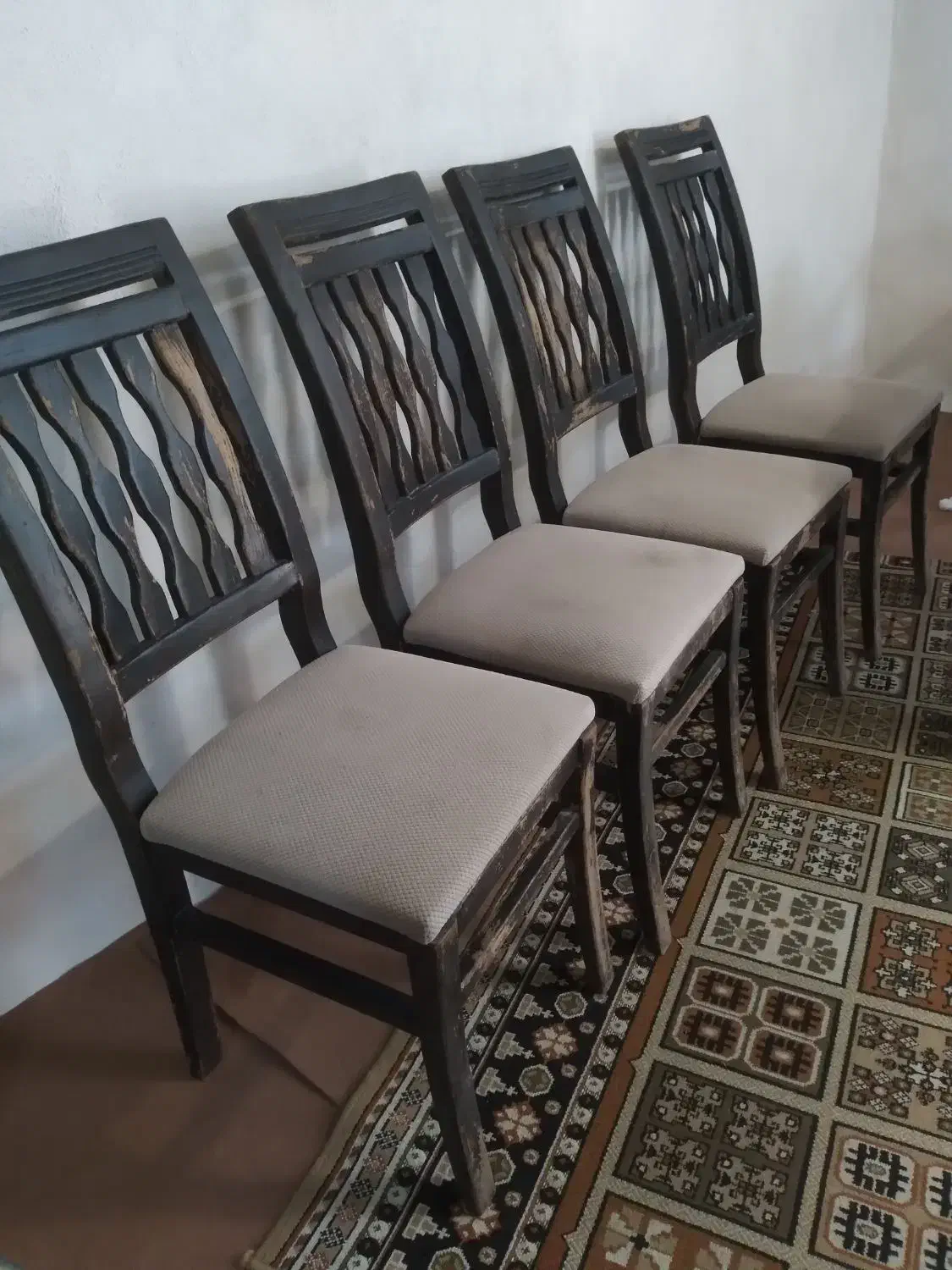 صندلی میز نهار خوری چوبی|صندلی و نیمکت|لاهیجان, بازکیاگوراب|دیوار