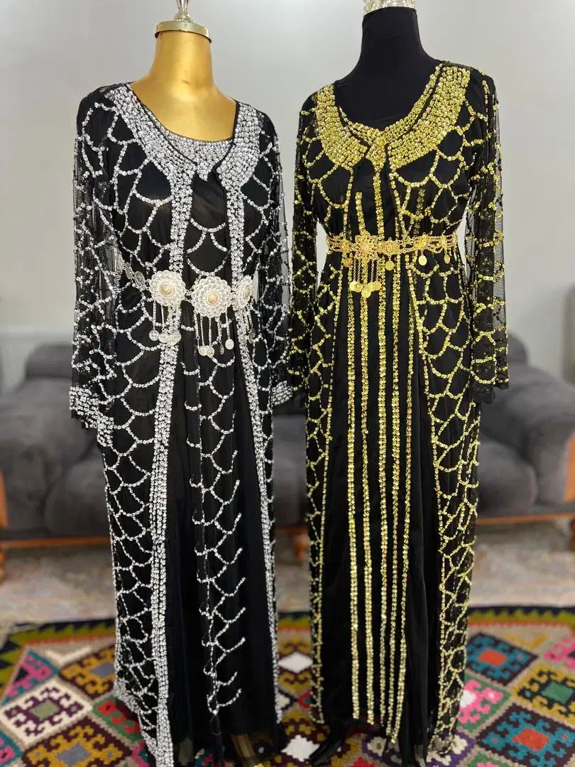 مجلسی‌های تک و خاص|لباس|شهریار, شهریار|دیوار