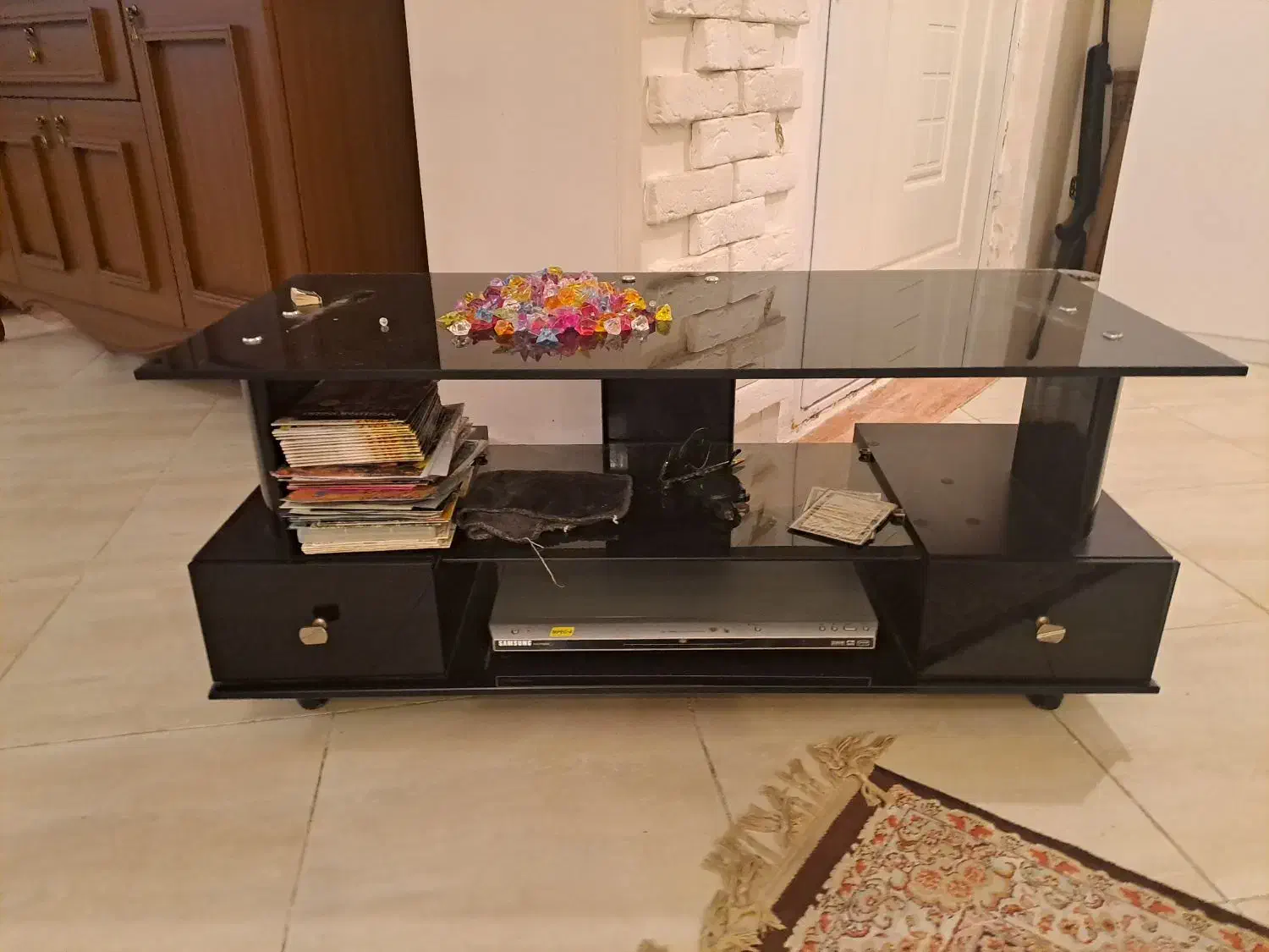 میز تلویزیون شیشه ای|میز تلویزیون|کرج, آق تپه|دیوار