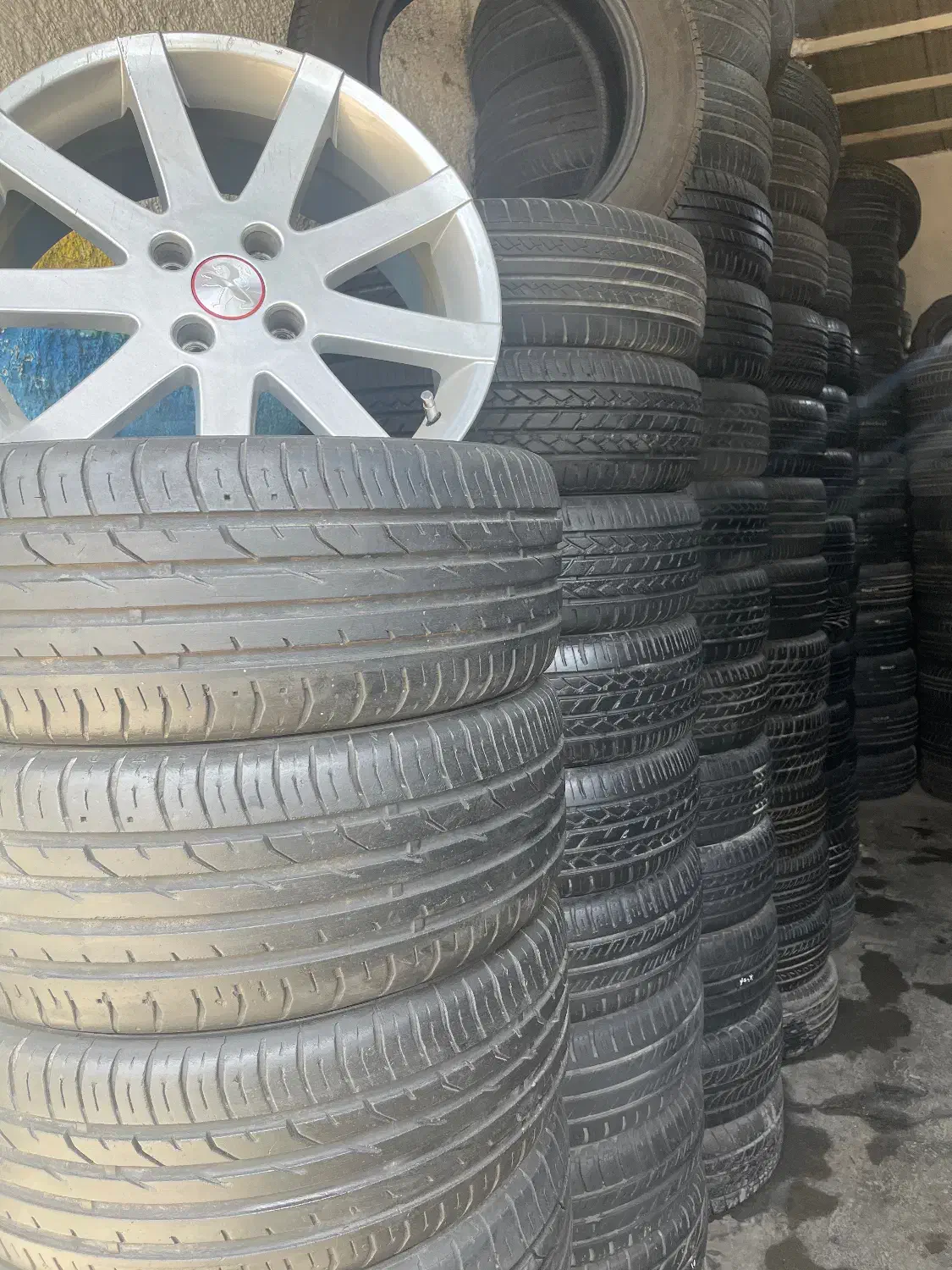 لاستیک‌دست‌ دوم|قطعات یدکی و لوازم جانبی|مشکین‌دشت, |دیوار
