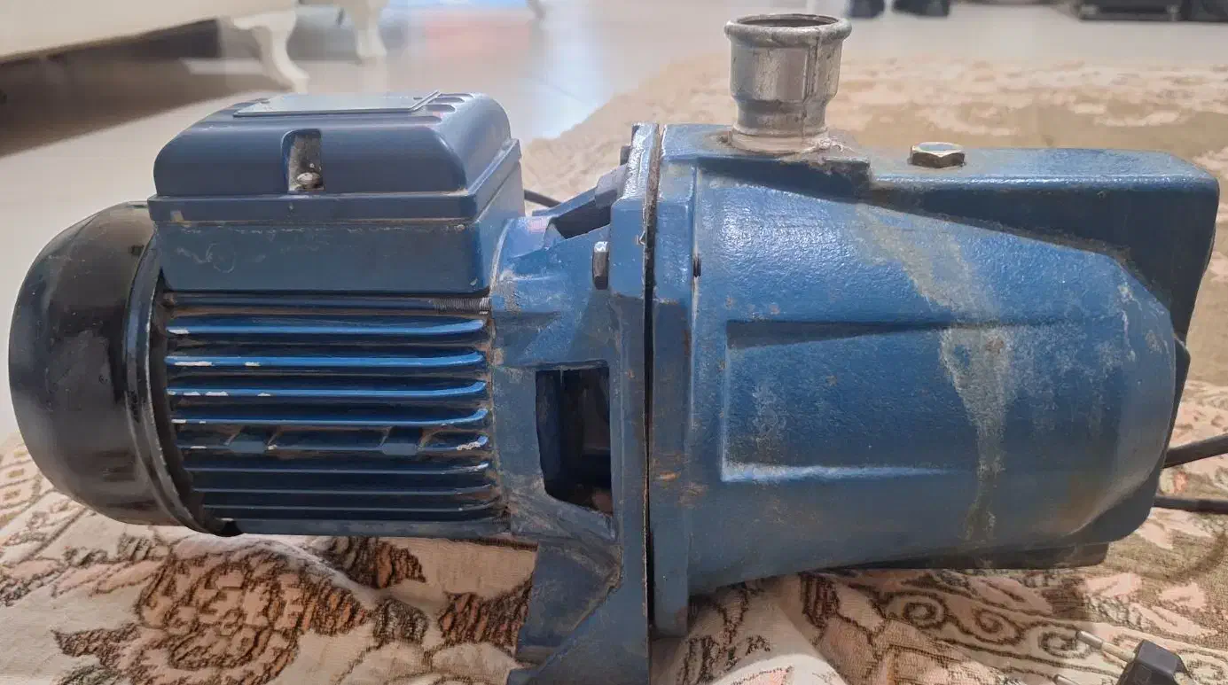 پمپ قوی|ابزارآلات|رباط‌کریم, رباط‌کریم|دیوار