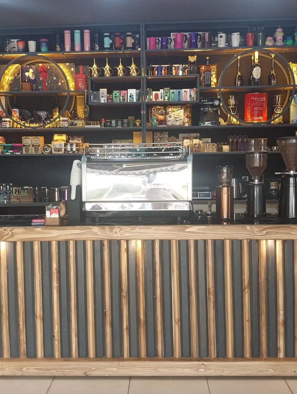 کار در کافه|استخدام خدمات فروشگاه و رستوران|مسجد سلیمان, |دیوار