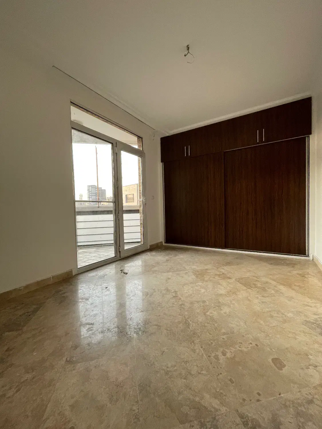 آپارتمان دو خوابه و دو نبش در بهترین طبقه