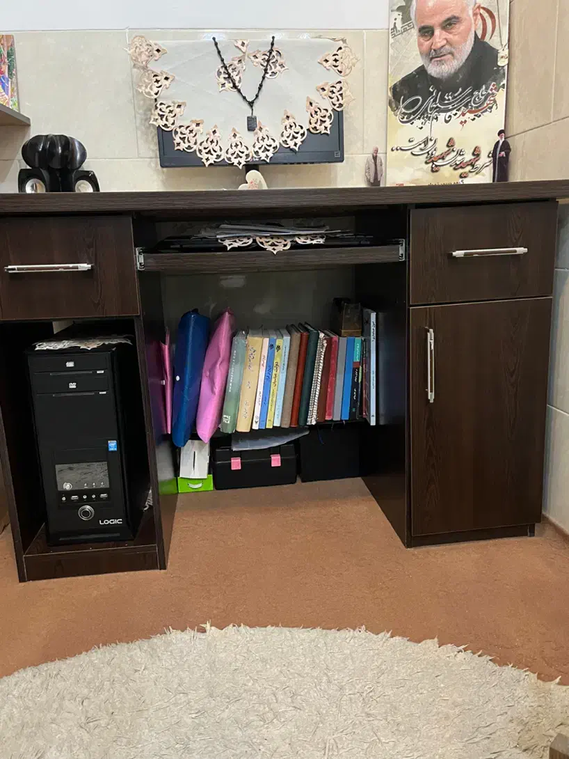 میز|میز تحریر و کامپیوتر|یزد, |دیوار