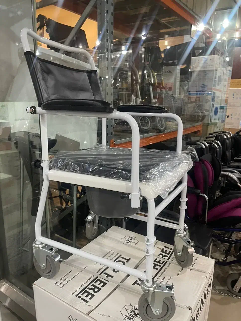 ویلچر حمامی چرخ کوچیک و تاشو|آرایشی، بهداشتی، درمانی|تهران, خرمشهر|دیوار