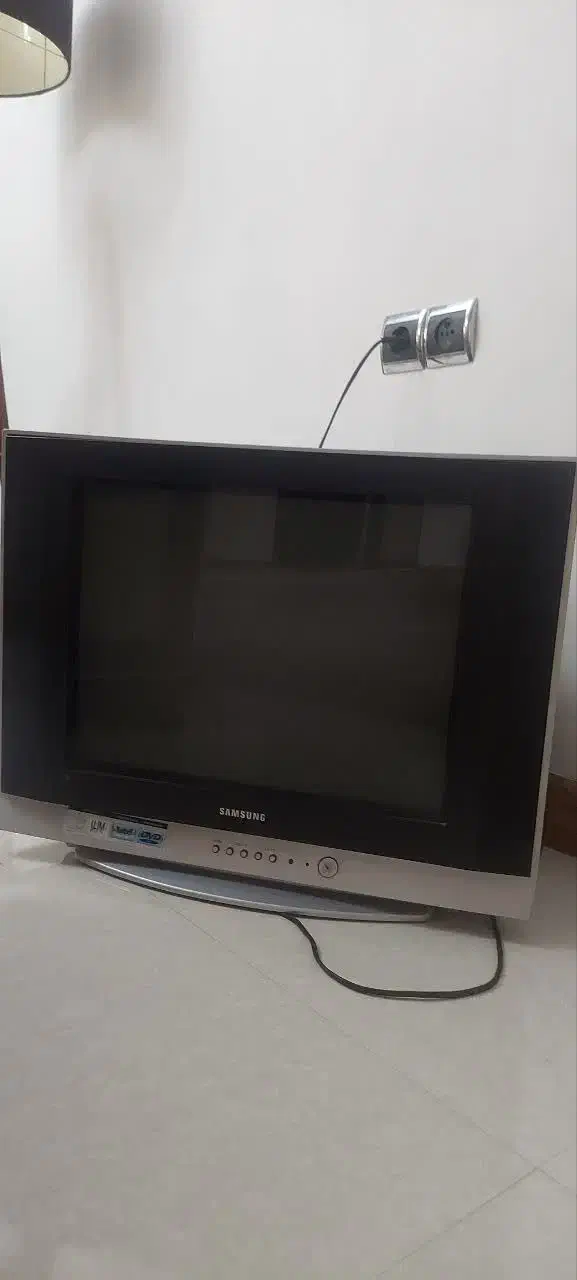 تلوزیون سامسونگ اصل کم کارکرد۲۱اینچ|تلویزیون و پروژکتور|رضوانشهر, |دیوار