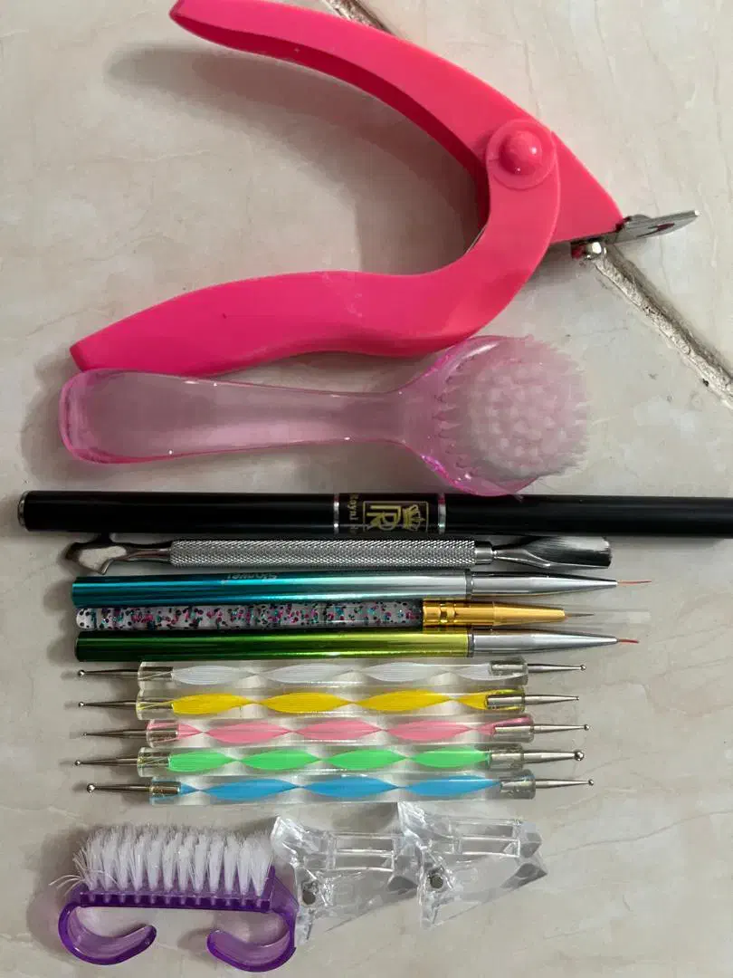 فروش دستگاه ناخن با قیمت بسیار منصفانه|آرایشگاه و سالنهای زیبایی|آباده, |دیوار