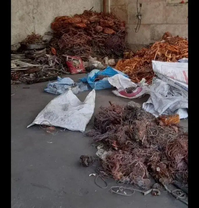 ضایعات همشهری بصورت کلی و جزئی درب منزلتان|عمده‌فروشی|بروجرد, |دیوار