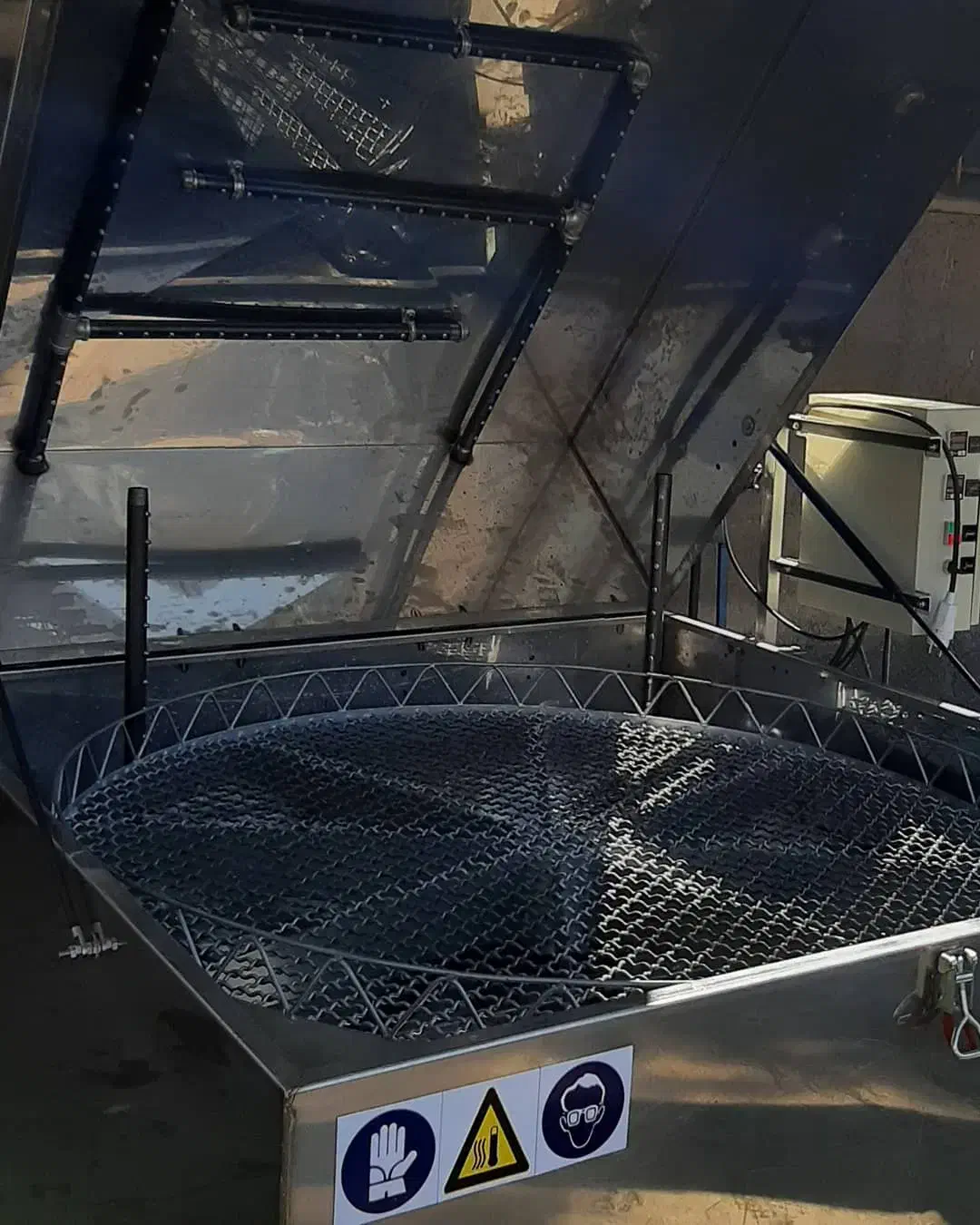 قطع شویی|ماشینآلات صنعتی|آبپخش, |دیوار