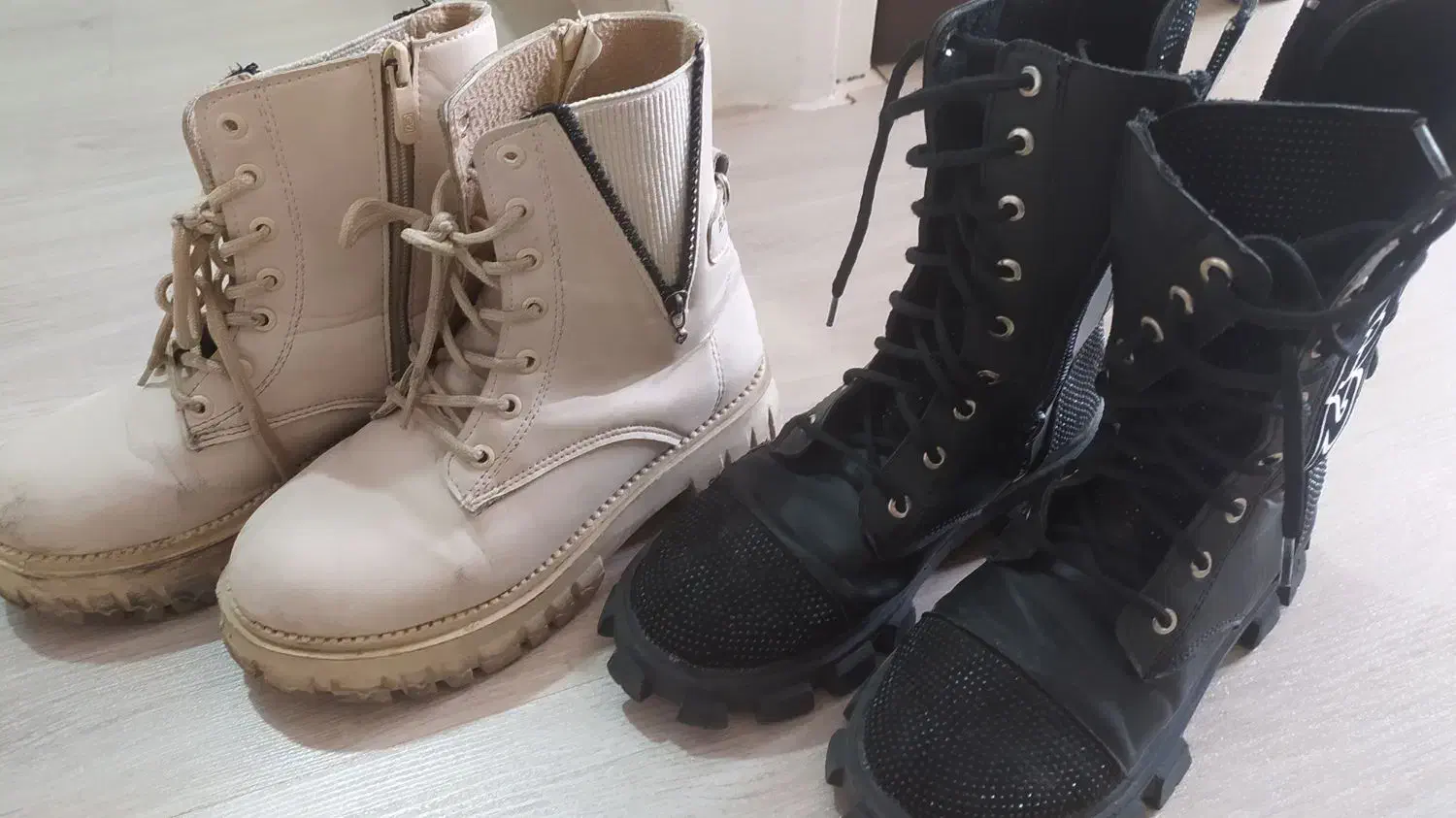 فروش کفش|کیف، کفش، کمربند|خوی, |دیوار