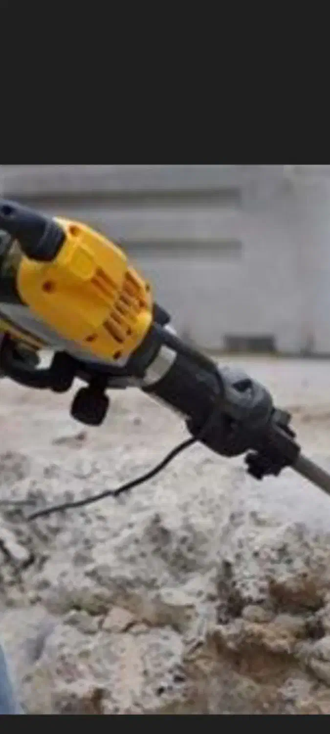 تخریب دیوار .کف سرامیک سفیدکاری.سوراخکاری و غیره|خدمات پیشه و مهارت|دوگنبدان, |دیوار