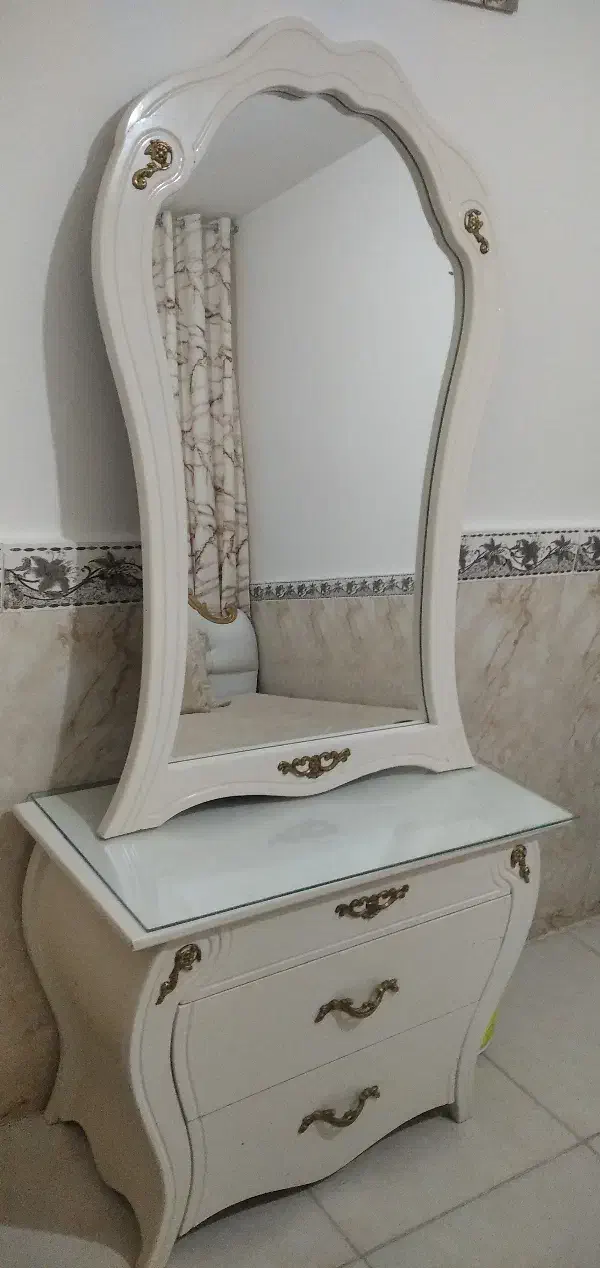 میز ارایش|تخت و سرویس خواب|چهاردولی, |دیوار