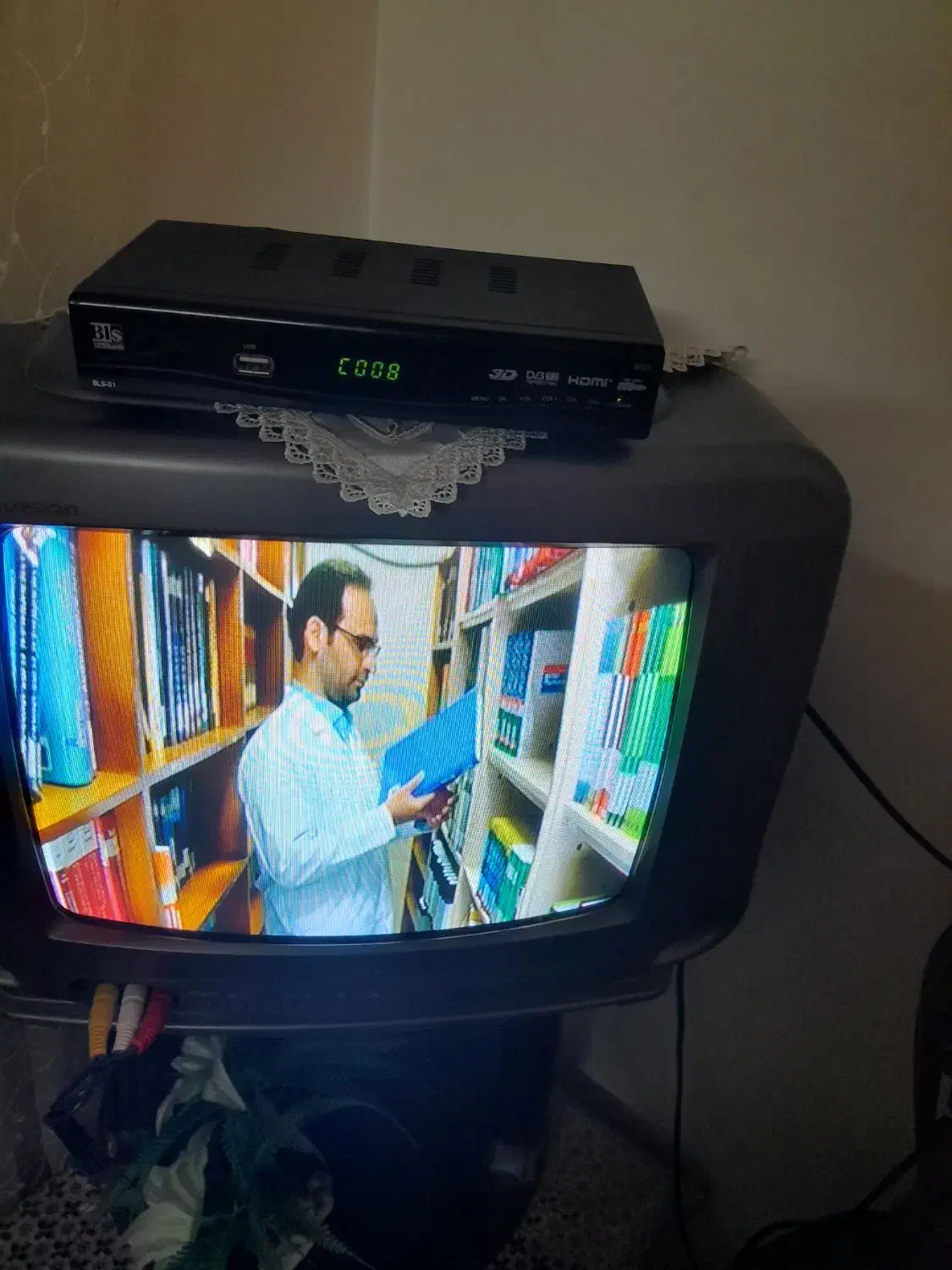 تلویزیون سامسونگ اصل با دستگاه دیجیتال|تلویزیون و پروژکتور|اردبیل, |دیوار