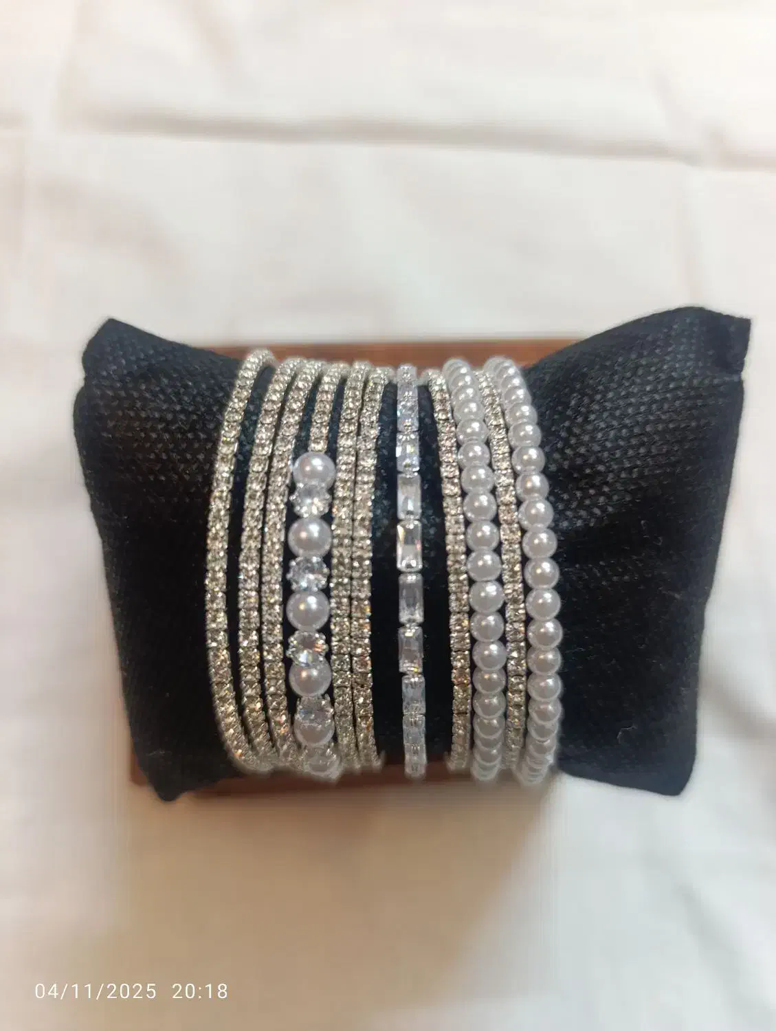 انواع اکسسوری رنگ ثابت و ضد حساسیت|بدلیجات|کرج, حصار سرجوب|دیوار