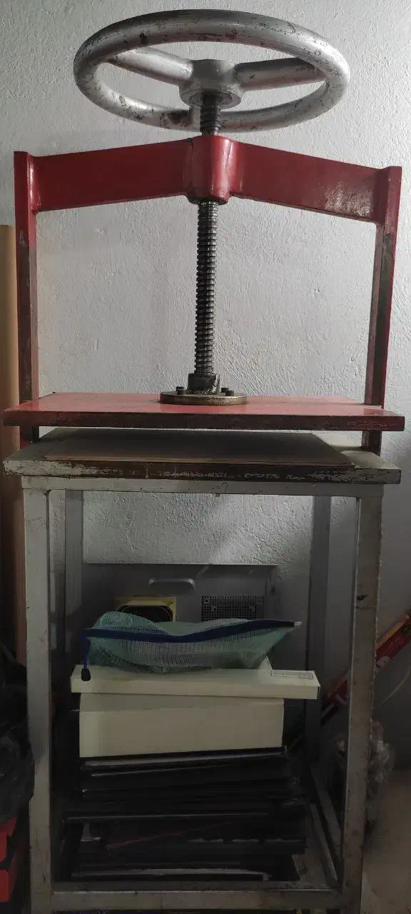 2 دستگاه پرس صحافی|ماشین‌آلات صنعتی|کرج, دانشگاه آزاد|دیوار