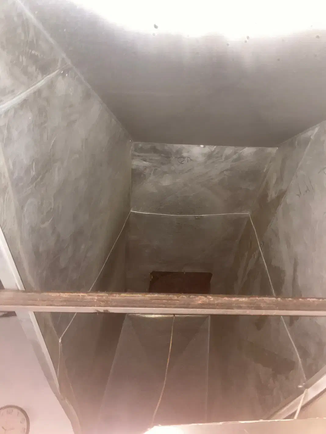 کانال بزرگ مخصوص اشپزخانه صنعتی|کولر گازی و فنکوئل|تربت جام, جامی|دیوار