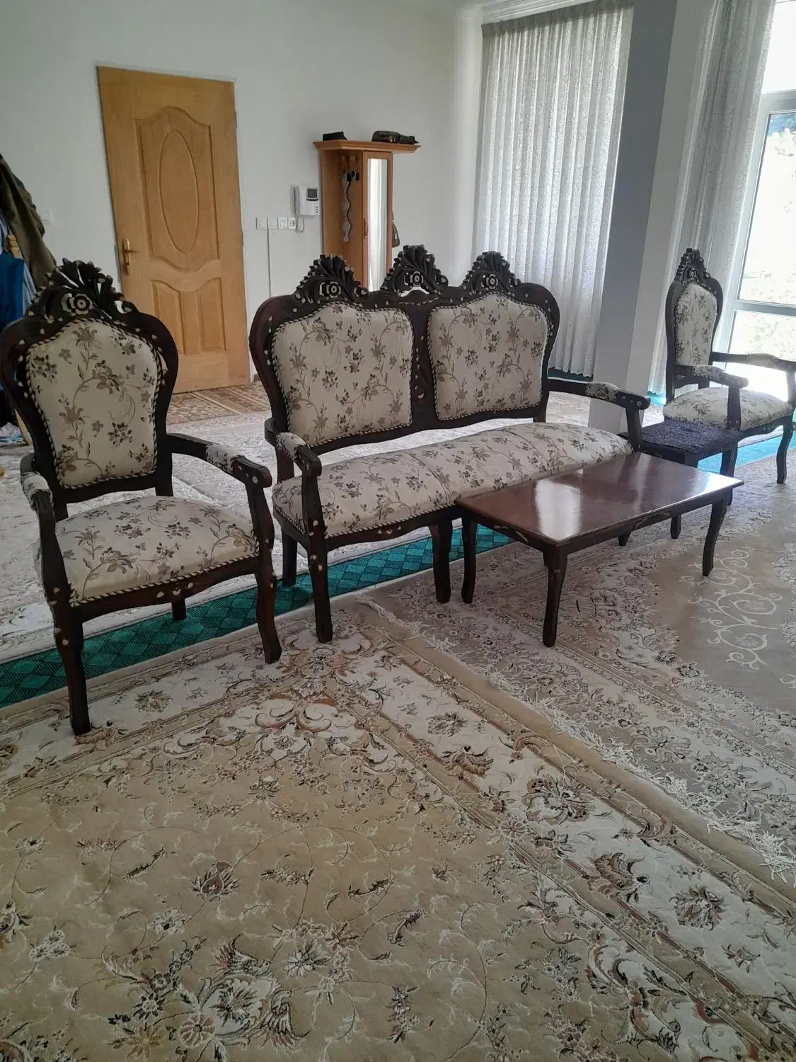 مبل همراه میز و عسلی|مبلمان خانگی و میز عسلی|خوانسار, |دیوار