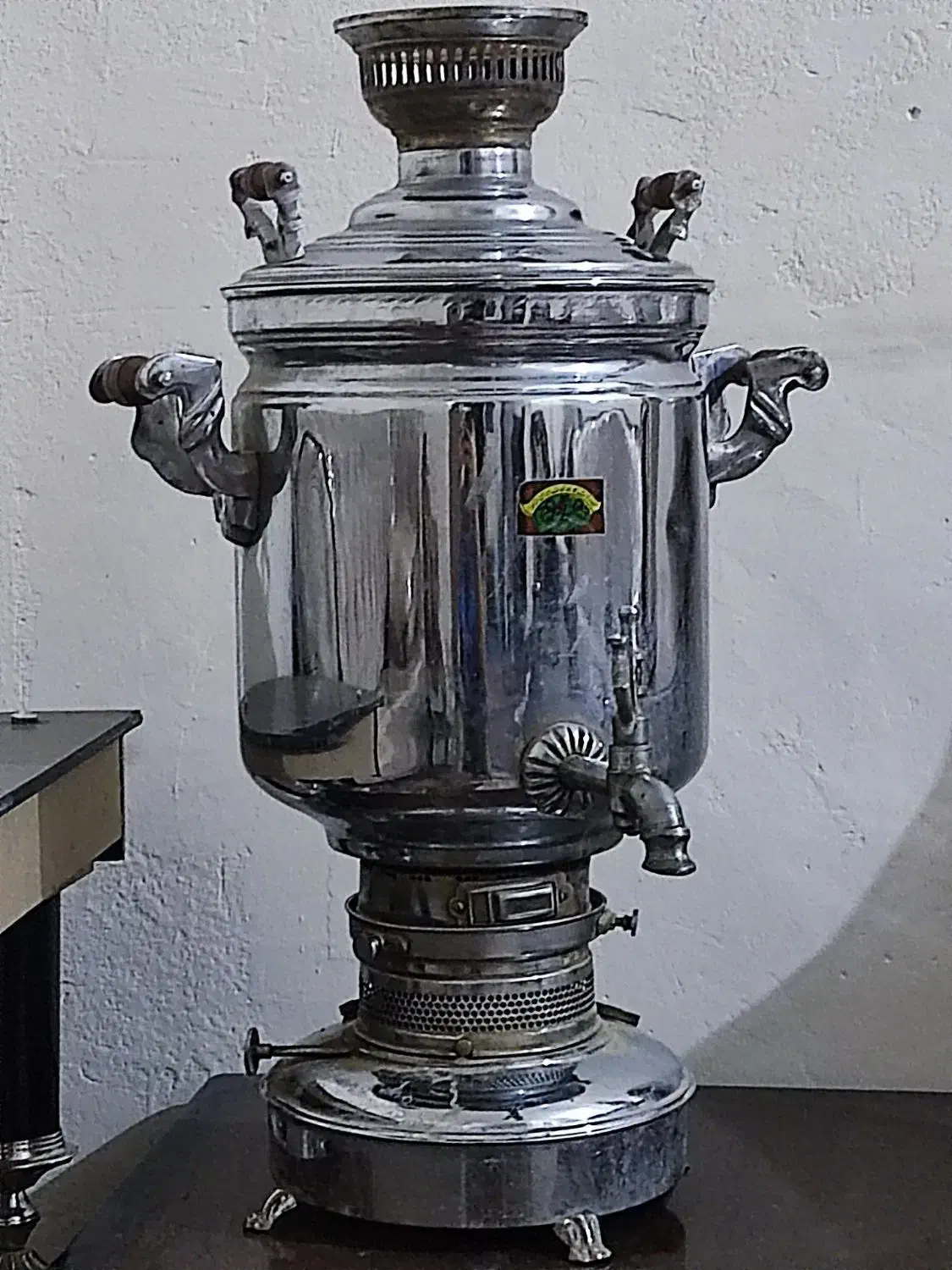 سماورنفتی کهنه|کلکسیون اشیاء عتیقه|کرمان, |دیوار