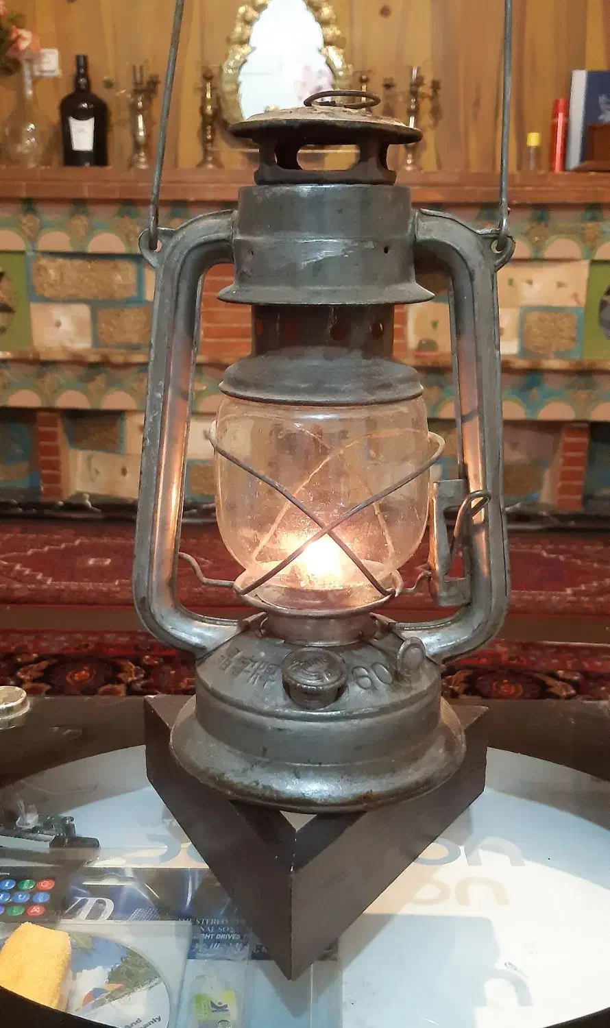 فانوس خیلی قدیمی|کلکسیون اشیاء عتیقه|میانه, |دیوار