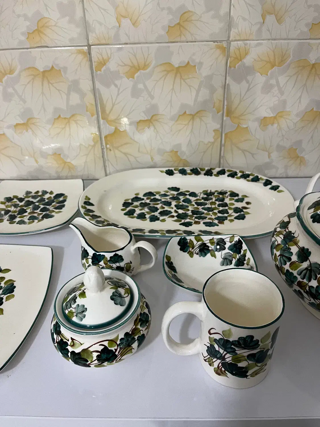 ظرف|ظروف سرو و پذیرایی|قروه, |دیوار