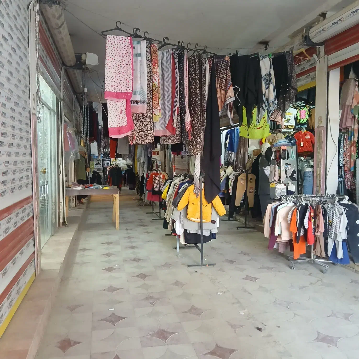 مغازه تجاری در پاساژ فردوس زهک|فروش مغازه و غرفه|زهک, |دیوار