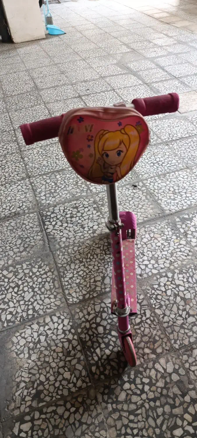 اسکوتر دخترانه سه‌چرخ  سالم و تمیز|دوچرخه، اسکیت، اسکوتر|رودسر, |دیوار