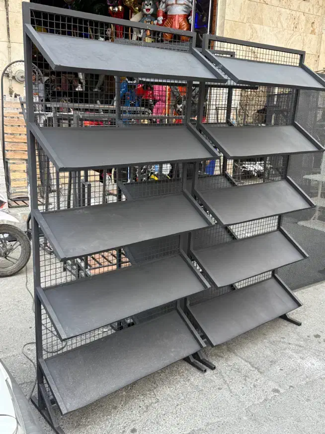 جاکفشی فلزوچوب پاف ویترین دکور|کتابخانه، شلف، قفسههای دیواری|تهران, نعمتآباد|دیوار