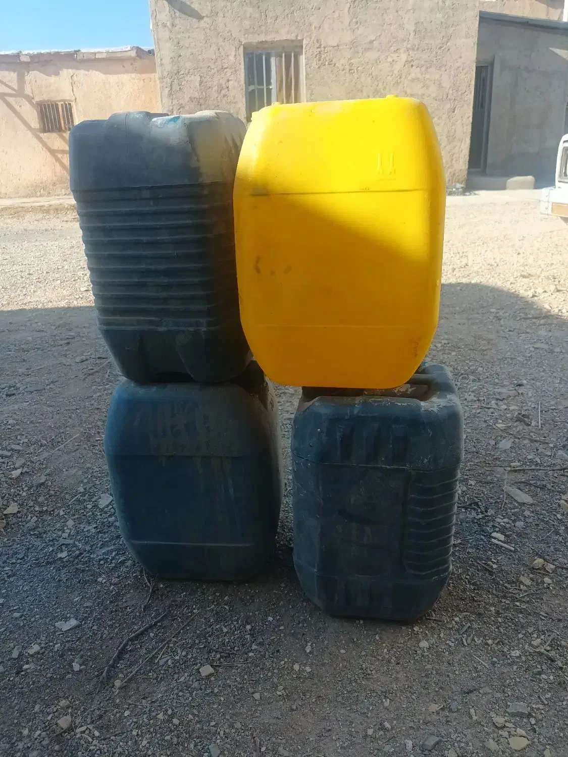 بیست لیتری|ظروف نگهدارنده، پلاستیکی، یک‌بارمصرف|اراک, |دیوار