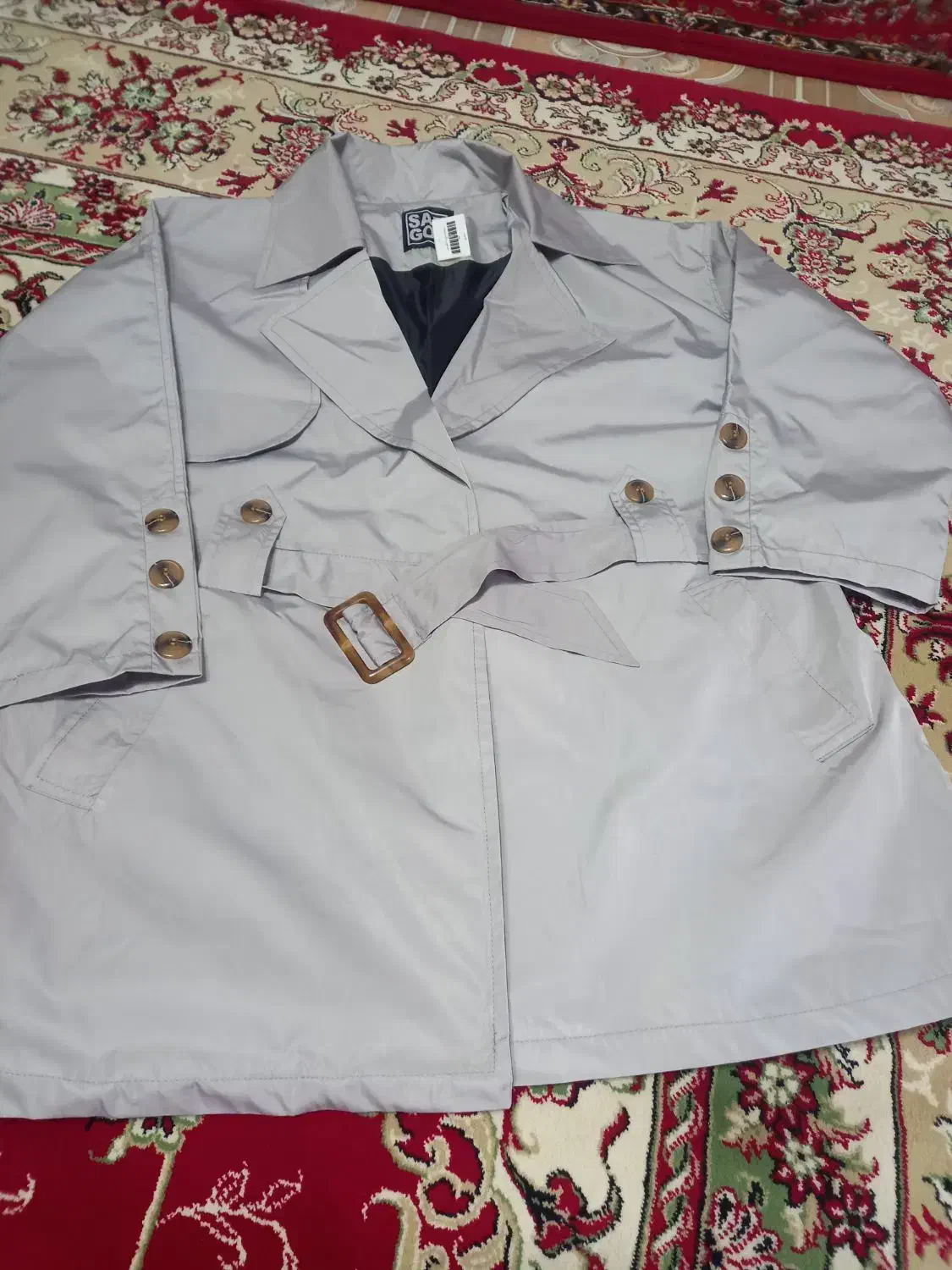 بارانی|لباس|میانه, |دیوار