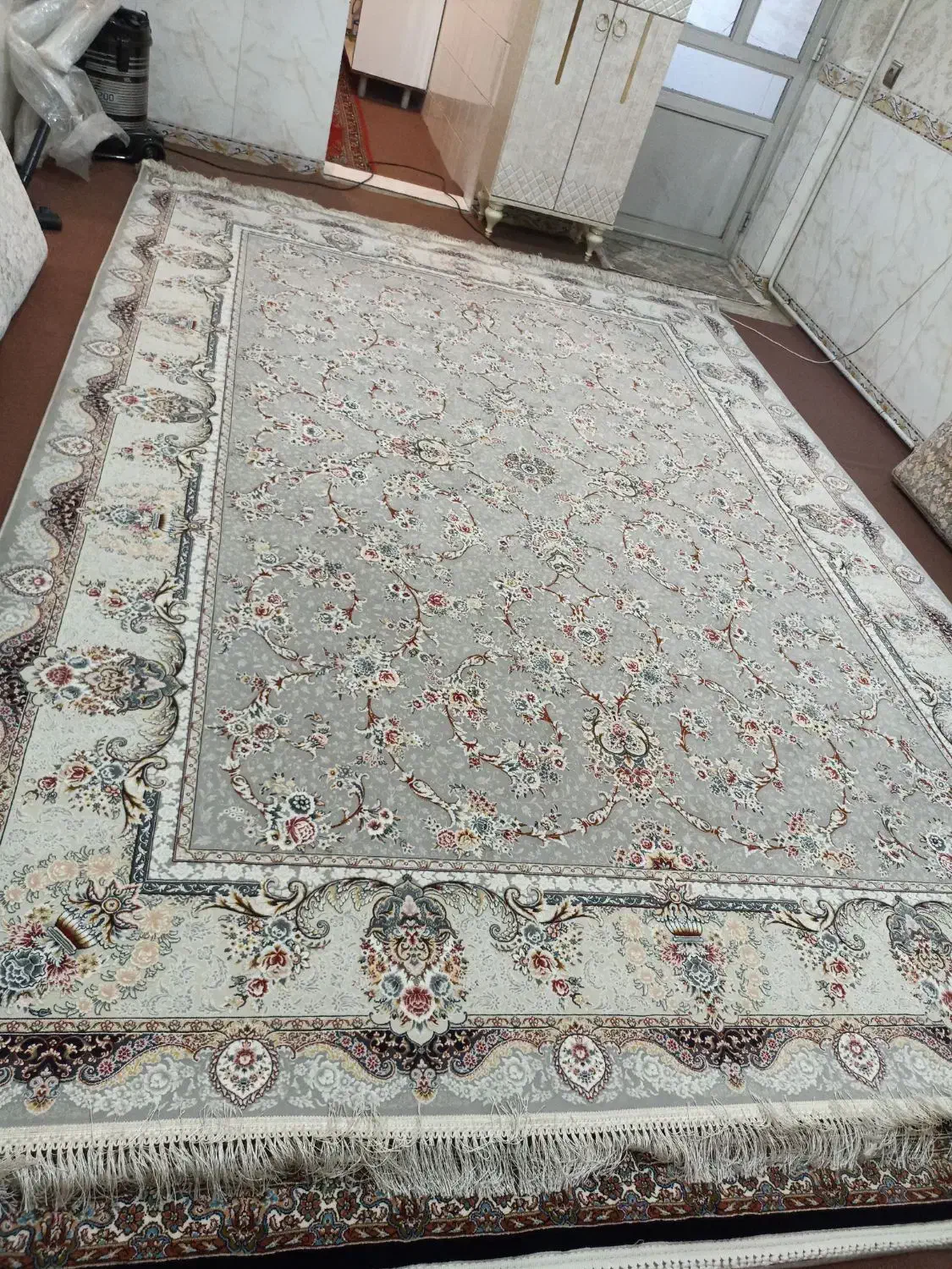 فرش 9متری پاریس مشهد 1200شانه گل برجسته نو|فرش|باقرشهر, |دیوار