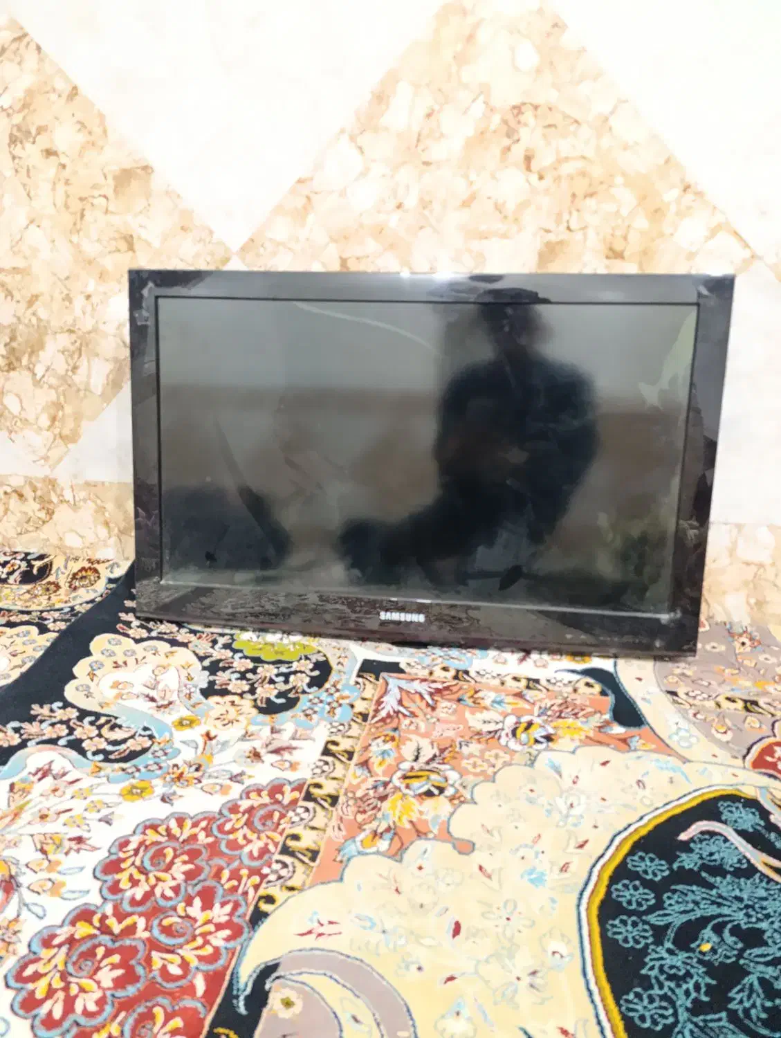 کارتن وتلویزیون سوخته|تلویزیون و پروژکتور|اهواز, کوی علوی|دیوار