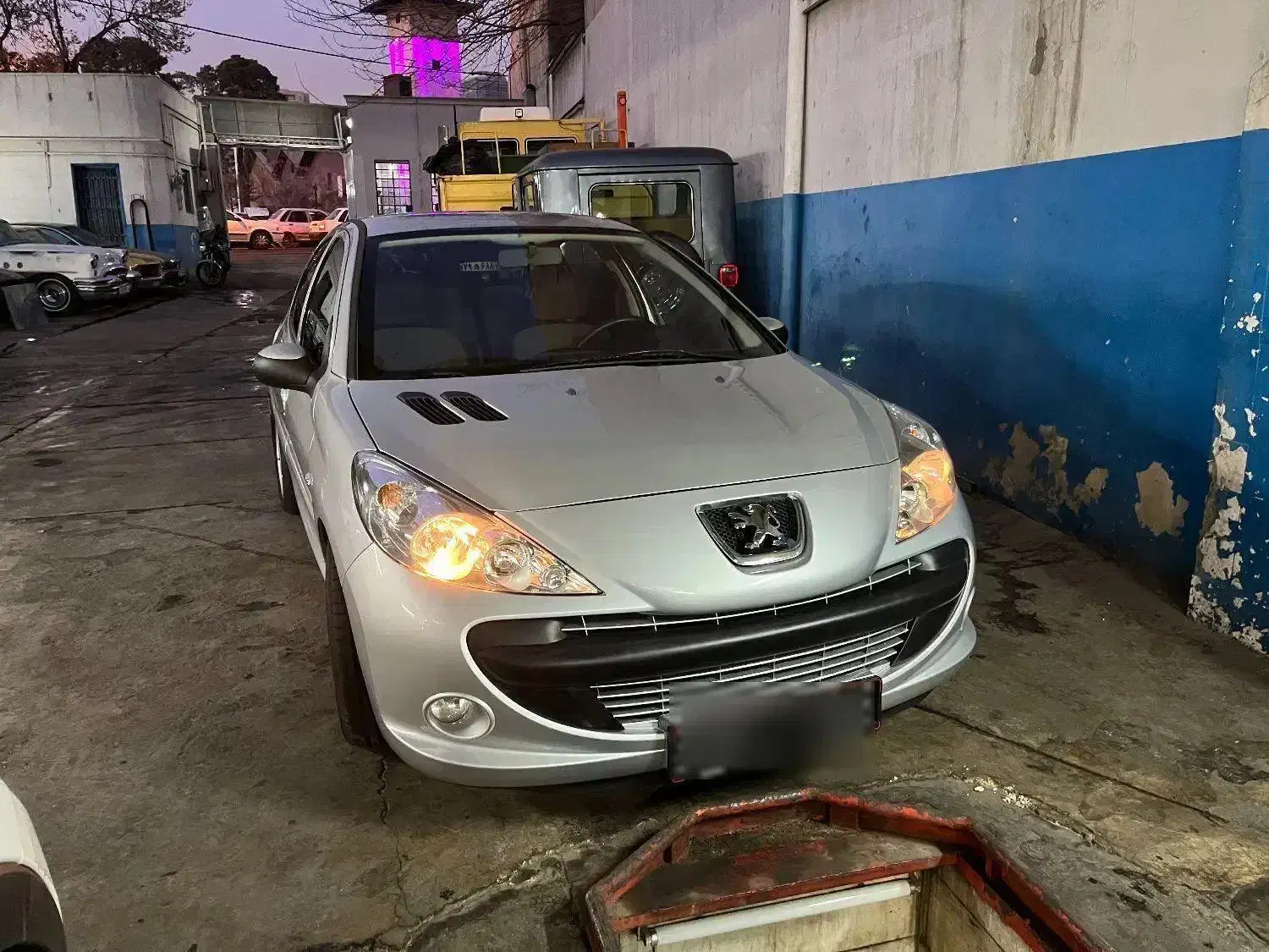 پژو ۲۰۷|خودرو سواری و وانت|تهران, زرکش|دیوار