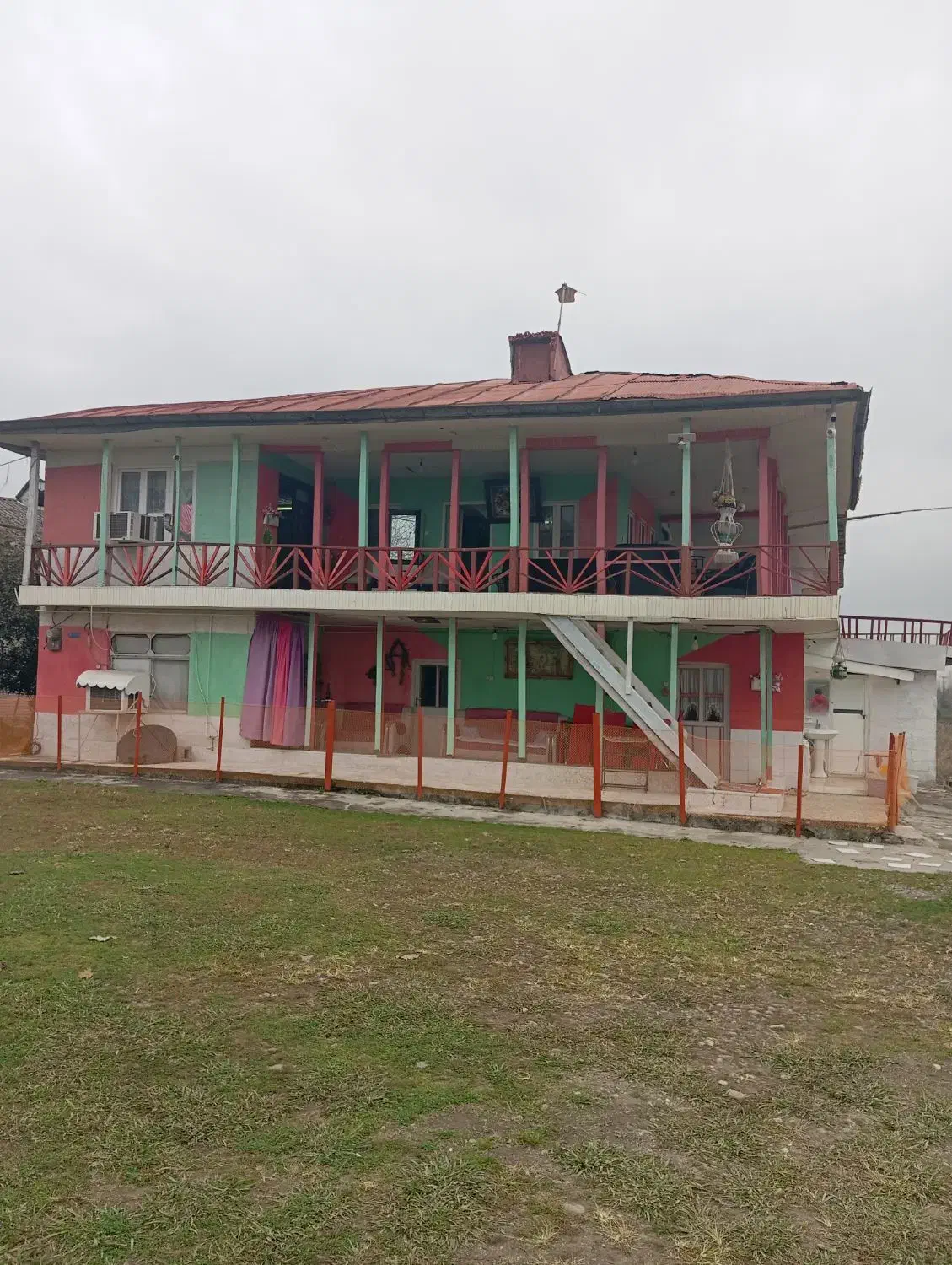 اجاره خانه ویلا روستایی جنگلی سوییسی|اجارهٔ کوتاه‌مدت ویلا و باغ|رشت, حافظ آباد|دیوار