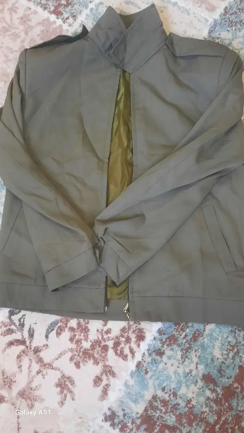 پوتین و لباس نظامی|لباس|ارومیه, |دیوار