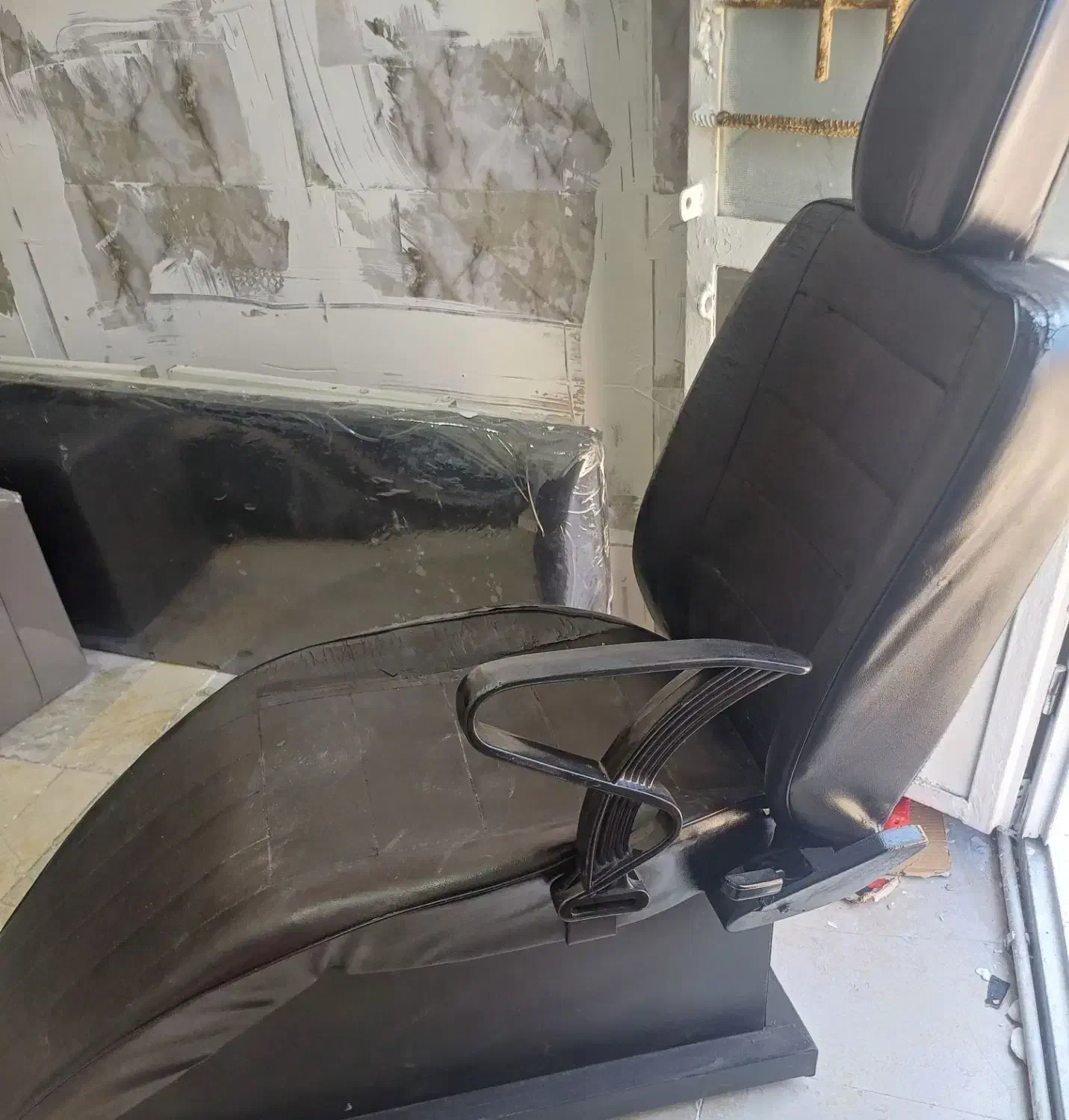 تخت|صندلی و نیمکت|اسلامآباد غرب, |دیوار