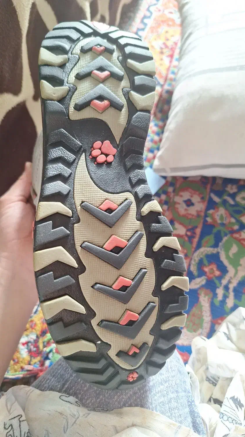 کفش استوک در حد نو|کیف، کفش، کمربند|شیراز, فرودگاه شهید دستغیب شیراز|دیوار