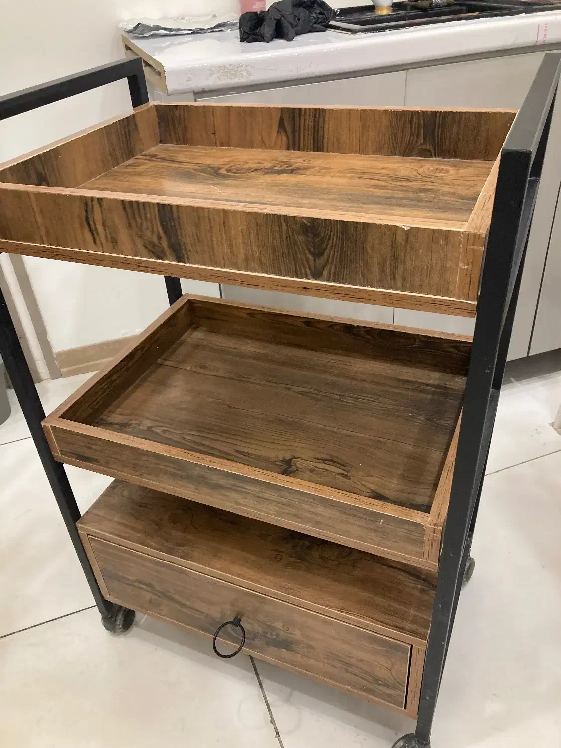 ترولی چوبی|آرایشگاه و سالن‌های زیبایی|مشهد, هنرستان|دیوار