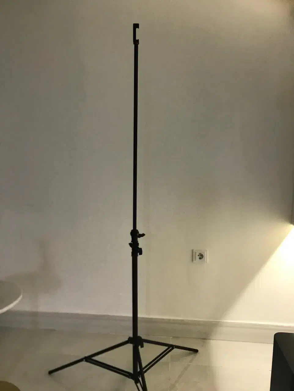 پایه دوربین و گوشی فلزی|لوازم جانبی موبایل و تبلت|قشم, |دیوار