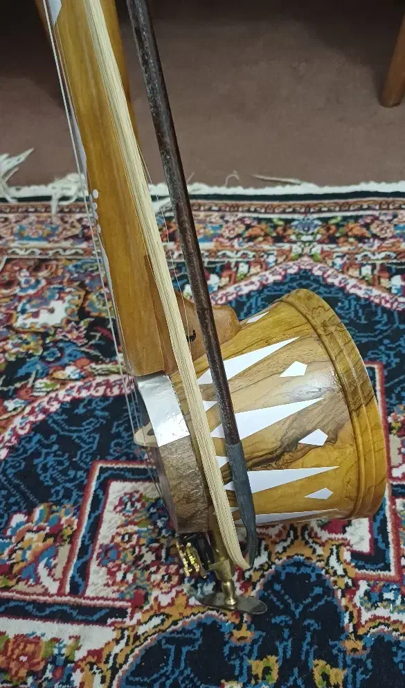 کمانچه|سازهای سنتی|نهاوند, |دیوار