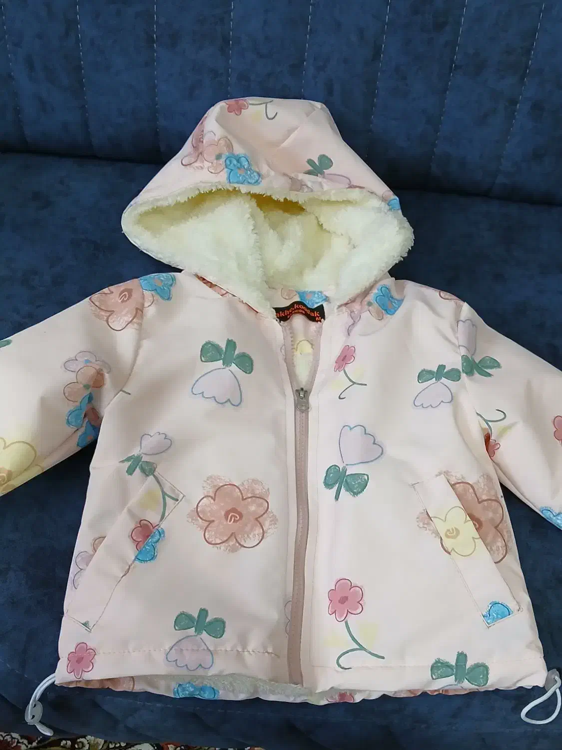 یک عددکاپشن مدیوم دخترانه نواصلا استفاده نشده|کفش و لباس بچه|شاهینشهر, فدک|دیوار