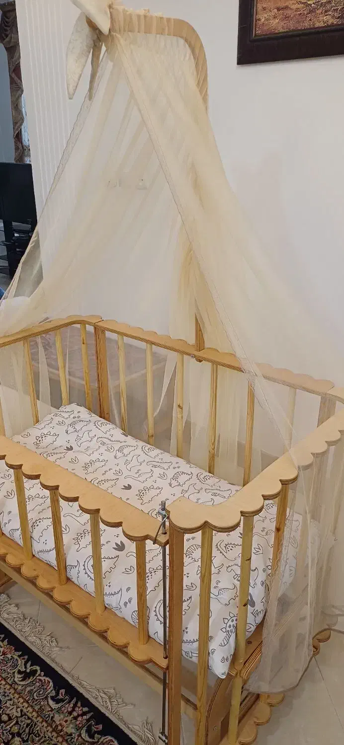 گهواره نوزاد تا دو سالگی|تخت و صندلی بچه|سیرجان, |دیوار