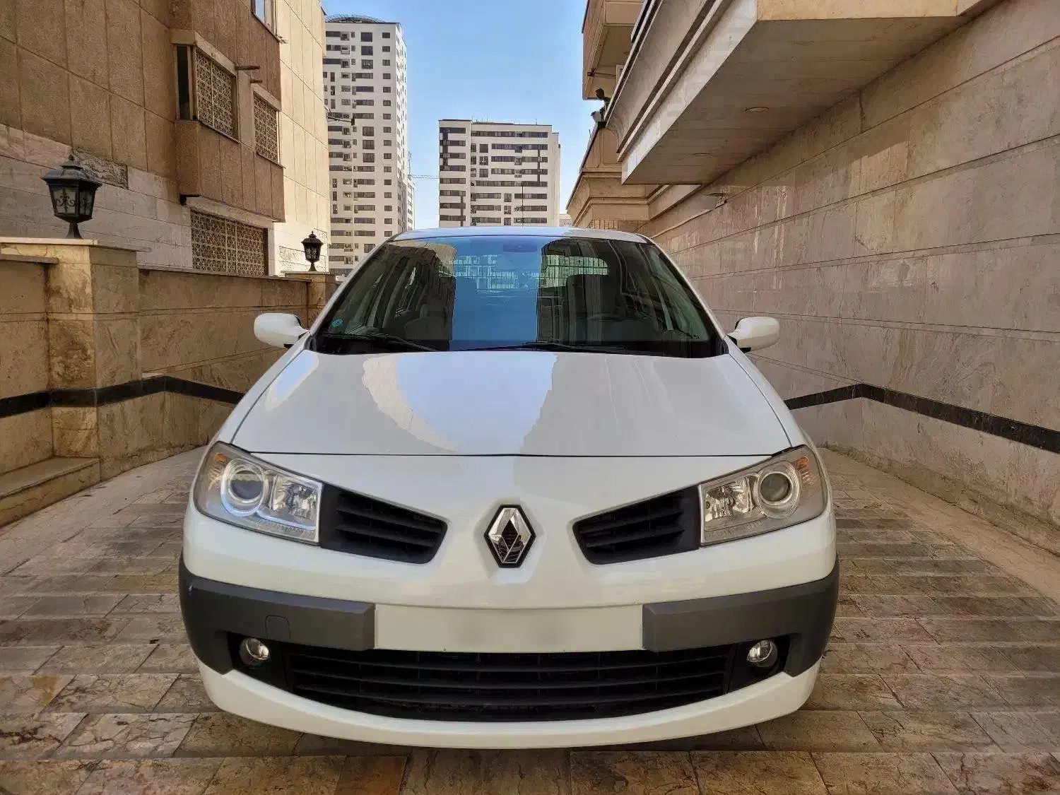 مگان2000 سفید اتومات مشابه صفر|خودرو سواری و وانت|تهران, میرداماد|دیوار