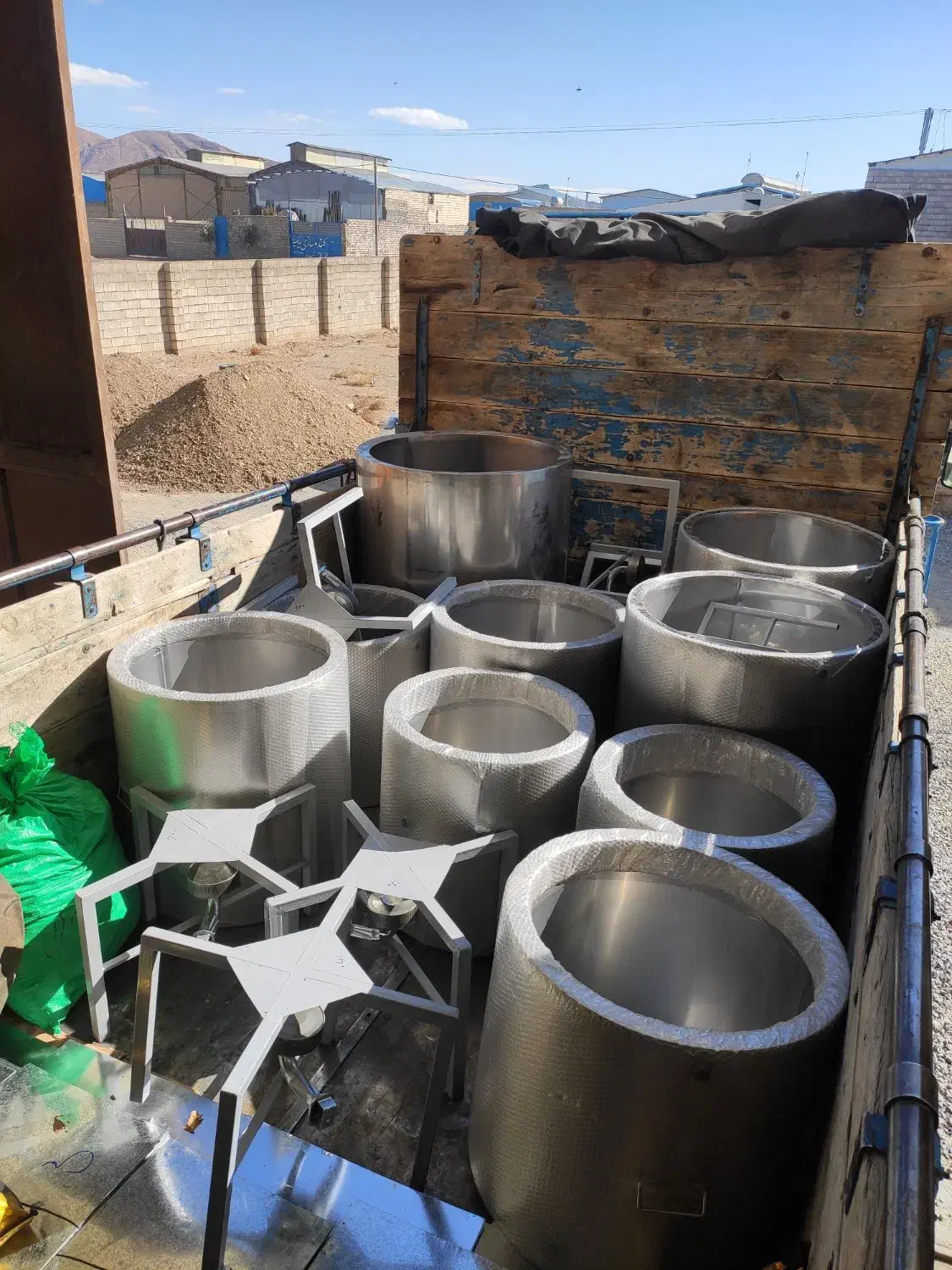 تولید کننده انواع مخازن رس گیر عسل|خدمات پیشه و مهارت|مرزن‌آباد, |دیوار