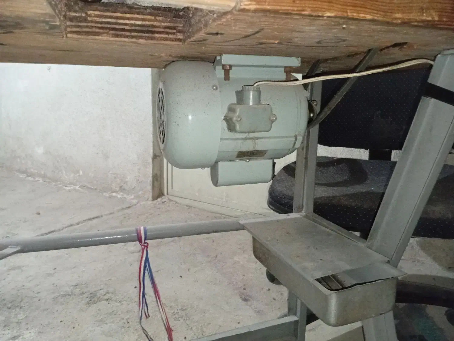 لیویس چرم|ماشینآلات صنعتی|ملارد, |دیوار