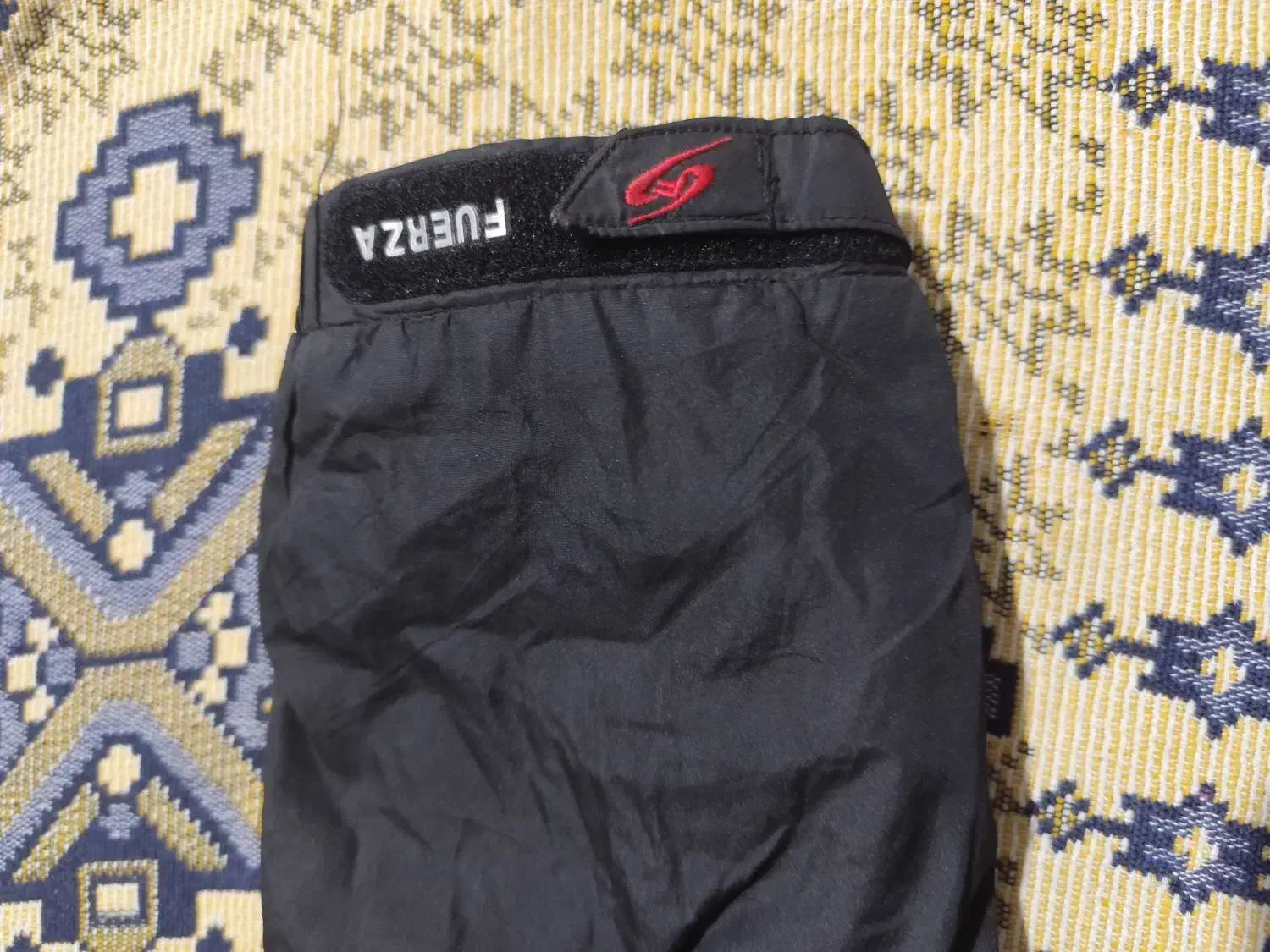 کاپشن و دستکش|لباس|گنبد کاووس, |دیوار